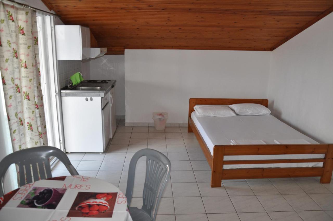 Apartments Stavroula Ηospitality Vrasná Pokoj fotografie