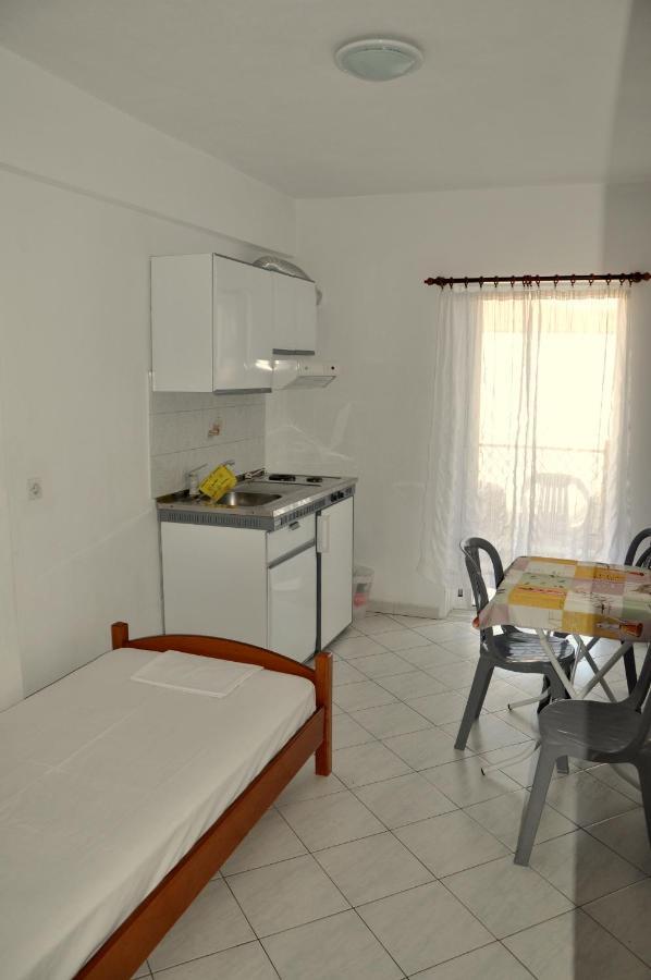 Apartments Stavroula Ηospitality Vrasná Pokoj fotografie